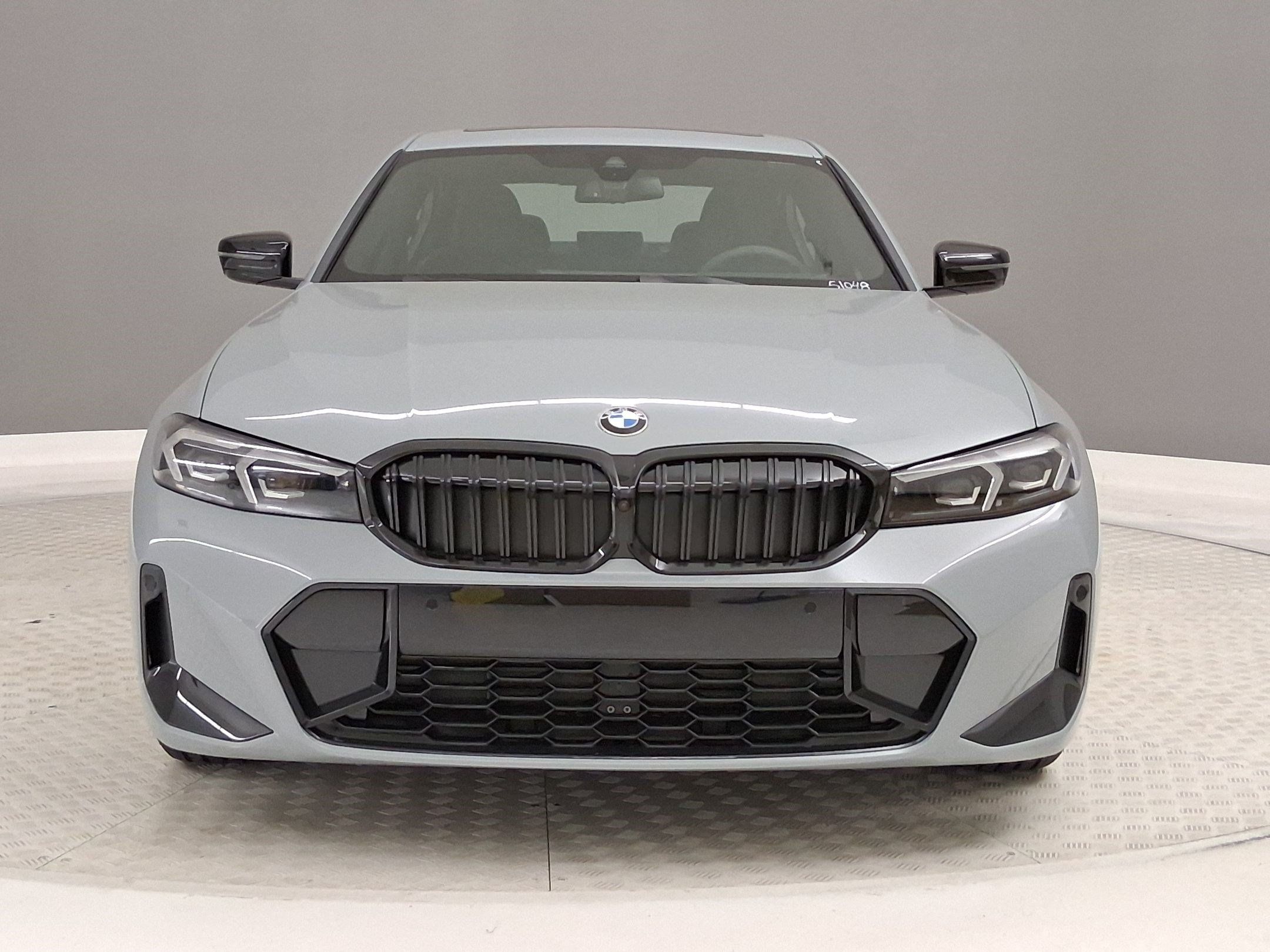 New 2026 BMW 330i Sedan w/ M Sport Package RWD image 4
