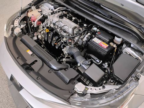 Used 2020 Toyota Corolla LE FWD image 32