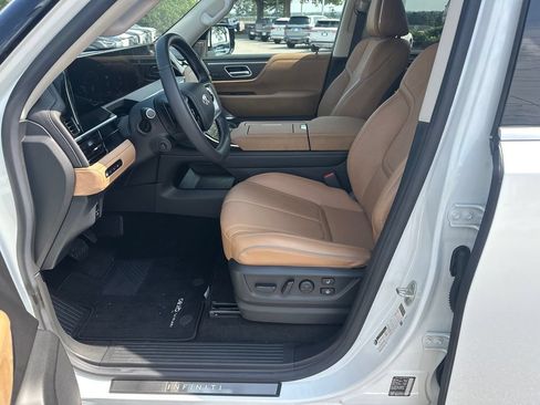Used 2025 INFINITI QX80 Sensory AWD/4WD image 9
