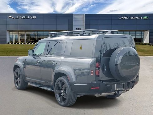 Certified 2025 Land Rover Defender 130 X-Dynamic SE AWD/4WD image 4