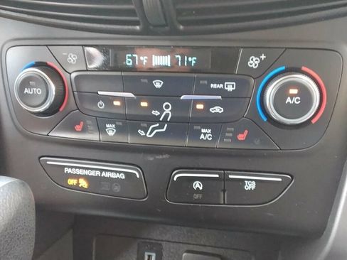 Used 2017 Ford Escape SE w/ SE Cold Weather Package FWD image 21
