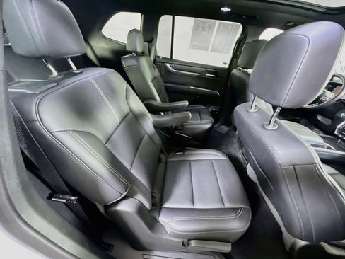 Used 2024 GMC Acadia Elevation w/ Black Edition image 28