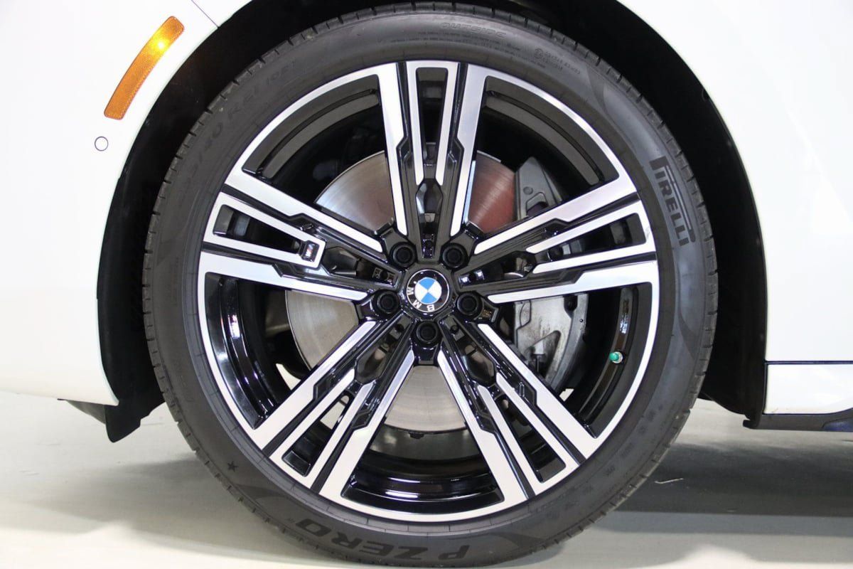 Used 2023 BMW 760i xDrive AWD/4WD image 91