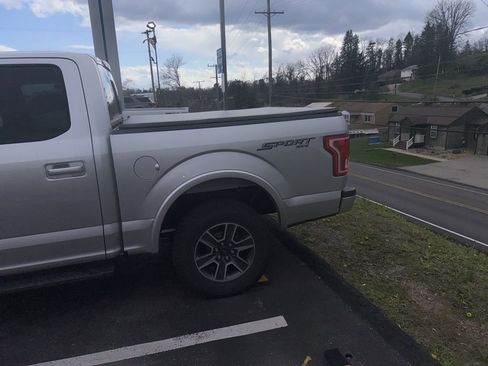 Used 2017 Ford F150 XLT w/ Equipment Group 302A Luxury image 6