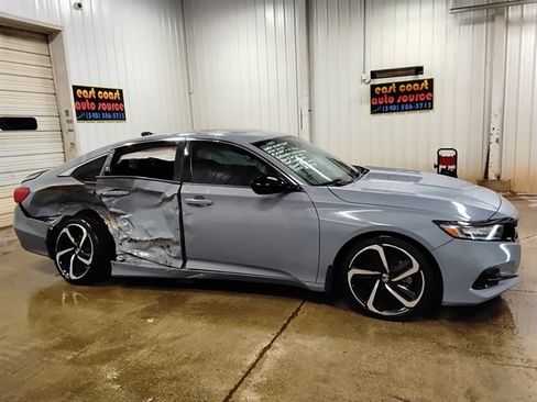 Used 2022 Honda Accord Sport image 2