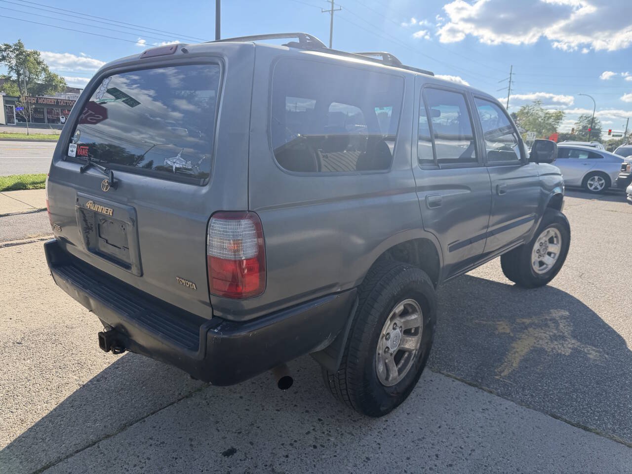 Used 1997 Toyota 4Runner SR5 w/ Sport Seat Pkg RWD image 8