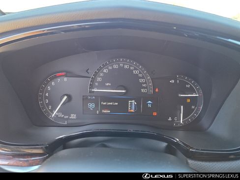 Used 2018 Cadillac XT5 Luxury w/ Driver Awareness Package image 22