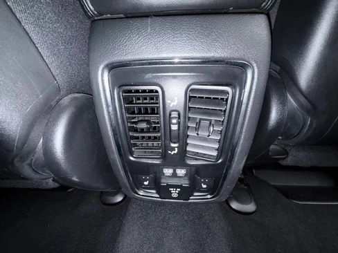 Used 2019 Jeep Grand Cherokee Limited w/ Luxury Group II AWD/4WD image 22