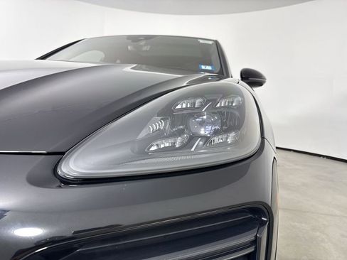 Certified 2023 Porsche Cayenne Turbo AWD/4WD image 11