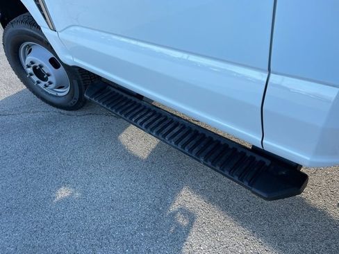 New 2025 Ford F350 XL w/ XL Chrome Package image 8