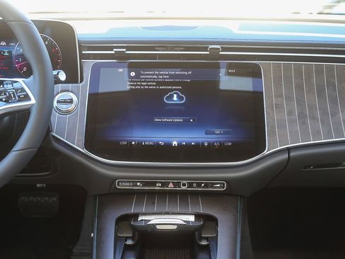 New 2026 Mercedes-Benz E 450 4MATIC Sedan image 11