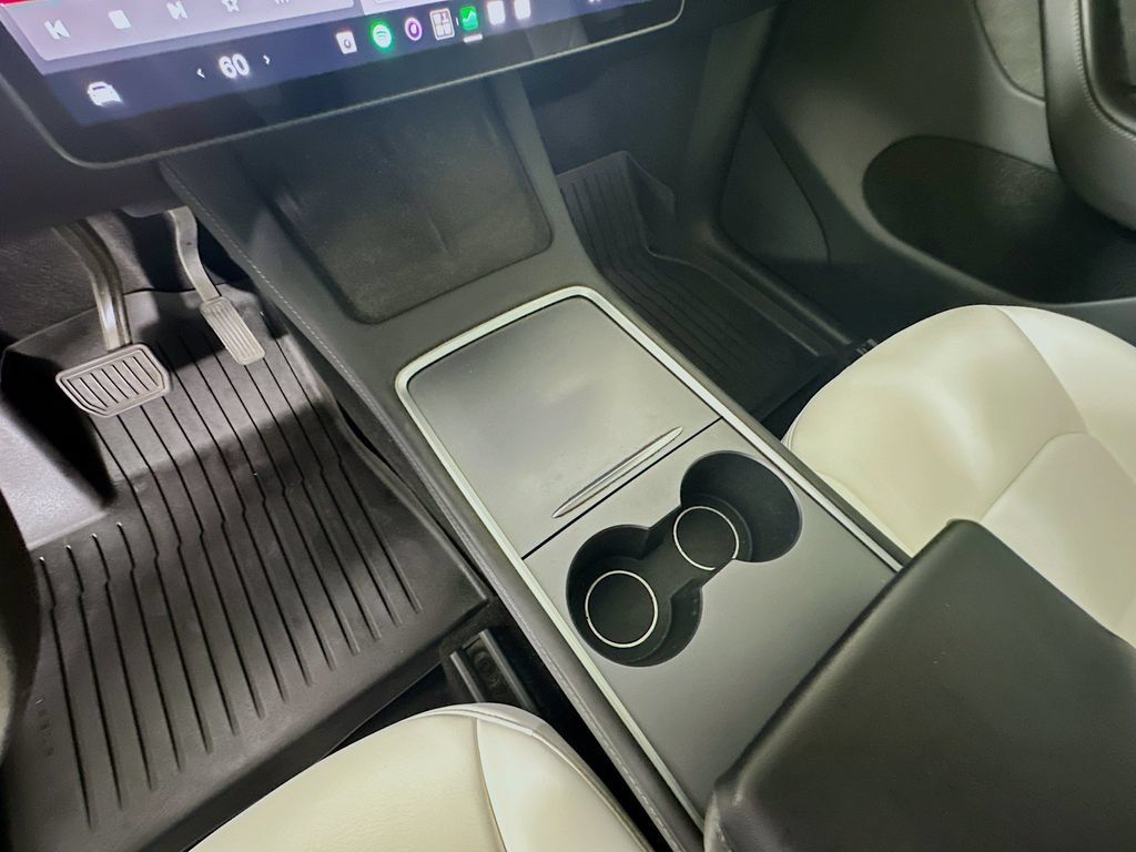 Used 2024 Tesla Model Y Long Range AWD/4WD image 20