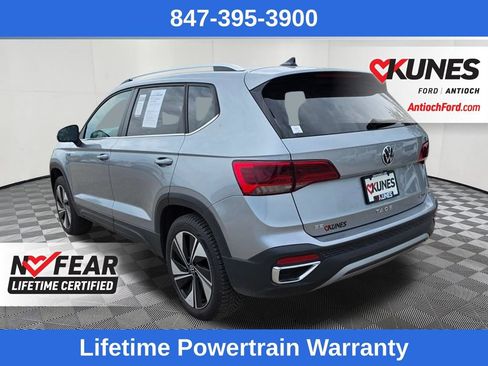 Used 2023 Volkswagen Taos SE AWD/4WD image 5