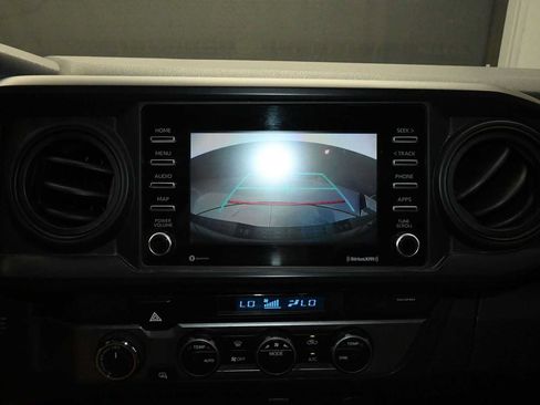 Used 2022 Toyota Tacoma SR AWD/4WD image 19
