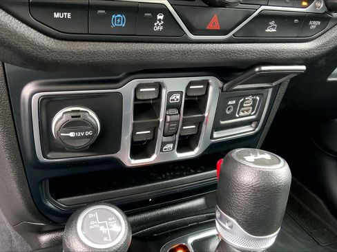 Used 2024 Jeep Wrangler Sport S w/ Convenience Group image 31