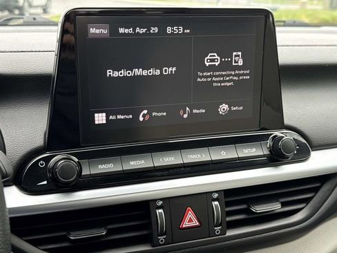 Used 2023 Kia Forte LXS w/ LXS Technology Package FWD image 4