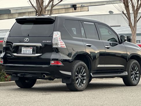 Used 2021 Lexus GX 460 Premium w/ Premium Package image 4