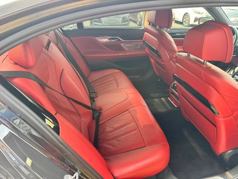 Used 2018 BMW 750i RWD image 11