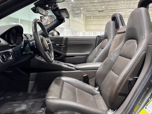 Used 2021 Porsche 718 Boxster image 10