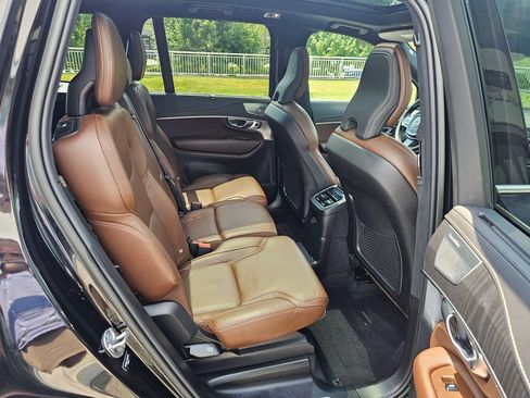 Used 2022 Volvo XC90 T8 Inscription AWD/4WD image 12