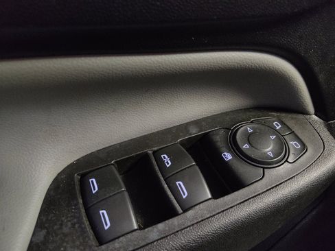 Used 2020 Chevrolet Equinox LS FWD image 27