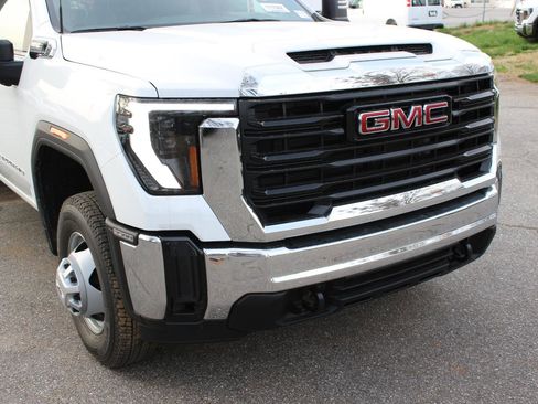 New 2026 GMC Sierra 3500 Pro w/ Convenience Package image 5