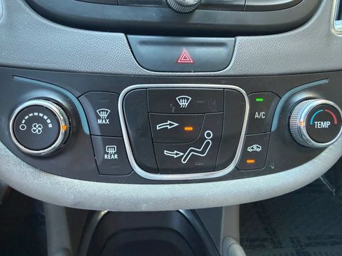 Used 2017 Chevrolet Malibu LT w/ Driver Confidence Package FWD image 19