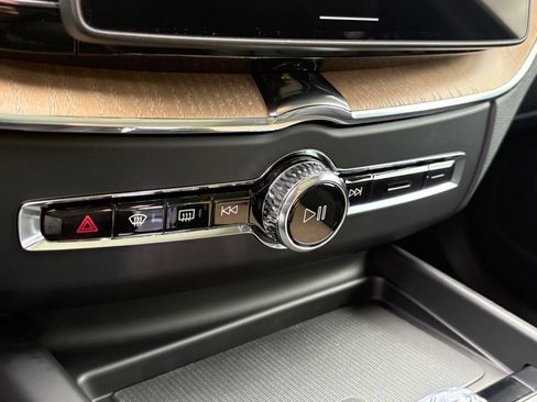 New 2026 Volvo XC60 B5 Ultra w/ Protection Package Premier image 15