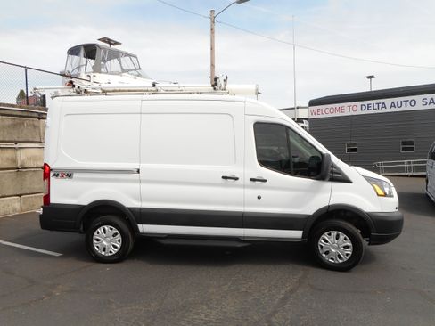Used 2017 Ford Transit 250 130 Medium Roof RWD image 6