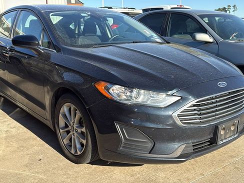 Used 2020 Ford Fusion SE image 2