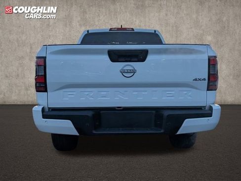 Certified 2025 Nissan Frontier SV image 6