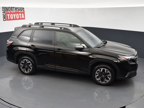 Used 2025 Subaru Forester Premium AWD/4WD image 25