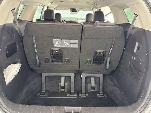 Used 2023 Kia Carnival LX image 25