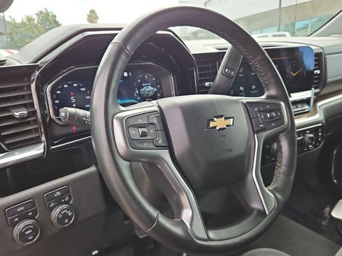 Used 2023 Chevrolet Silverado 1500 LT AWD/4WD image 11