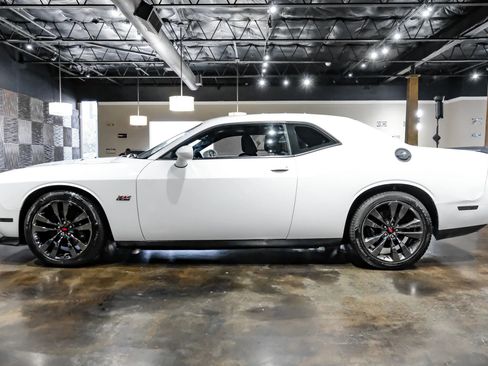 Used 2013 Dodge Challenger SRT8 Core image 11