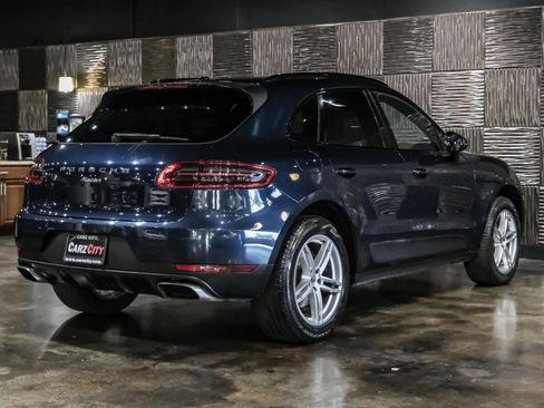 Used 2018 Porsche Macan AWD/4WD image 8