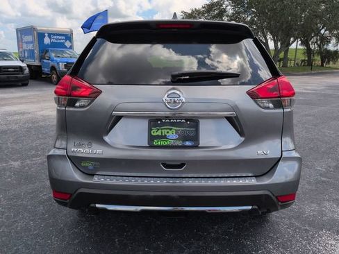 Used 2017 Nissan Rogue SV FWD image 6