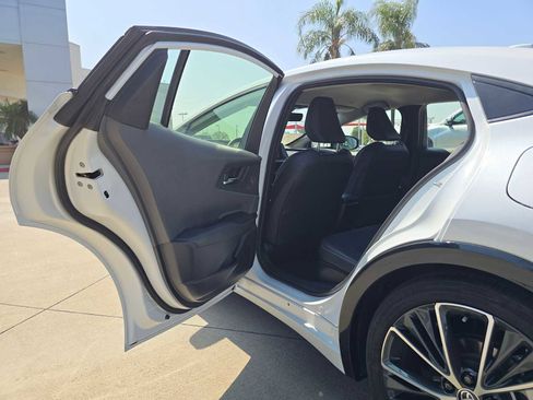 Used 2025 Toyota Prius XLE FWD image 16