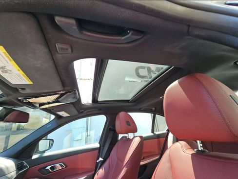 Used 2023 BMW 330i Sedan w/ M Sport Package RWD image 9