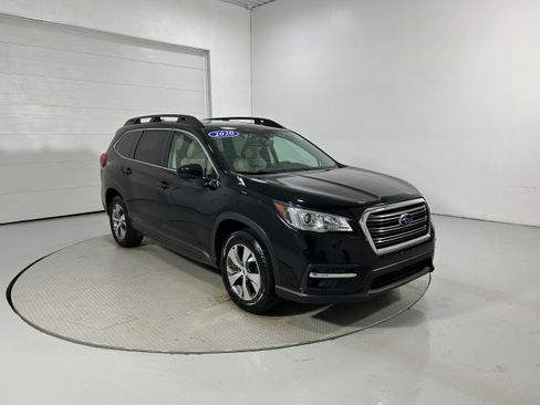 Used 2020 Subaru Ascent Premium w/ Convenience Package AWD/4WD image 2