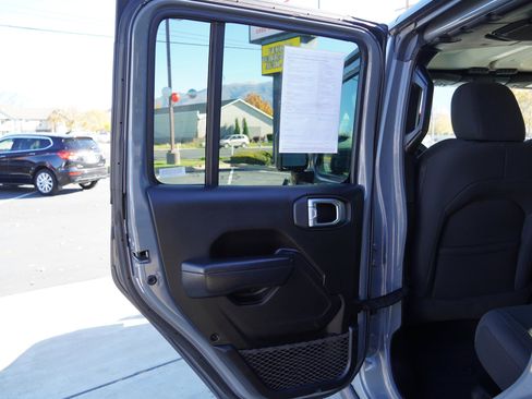 Used 2023 Jeep Wrangler Unlimited image 20