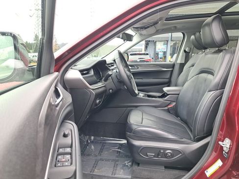 Used 2021 Jeep Grand Cherokee L Limited w/ Luxury Tech Group II image 11