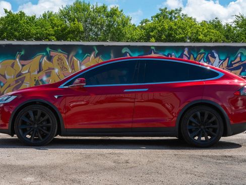 Used 2020 Tesla Model X Long Range AWD/4WD image 11