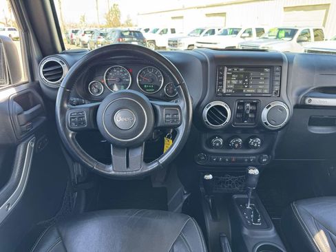 Used 2016 Jeep Wrangler Unlimited Sahara w/ Connectivity Group image 22