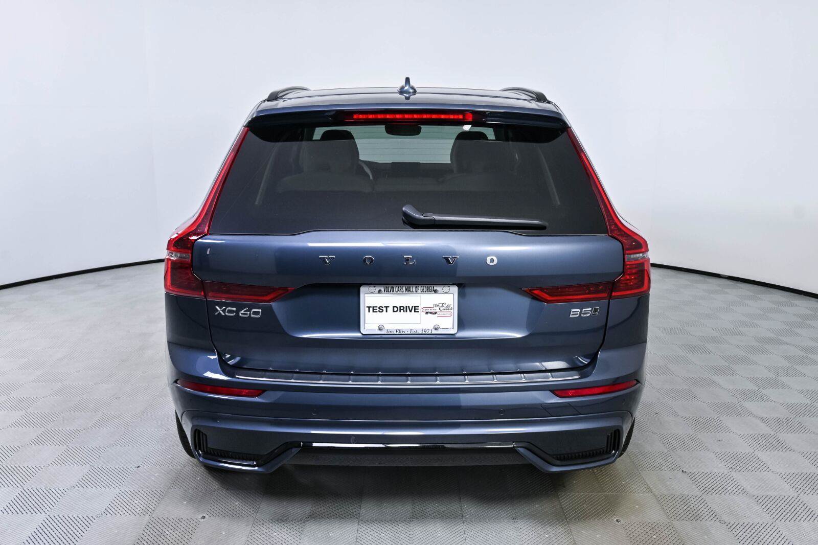 Used 2027 Volvo XC60 B5 Ultra AWD/4WD image 28