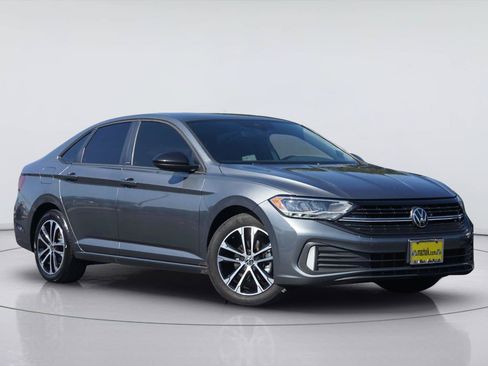 Used 2024 Volkswagen Jetta Sport FWD image 2