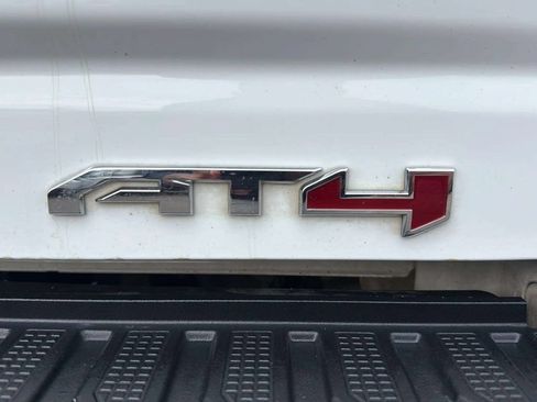 Used 2020 GMC Sierra 2500 AT4 w/ AT4 Premium Package AWD/4WD image 23