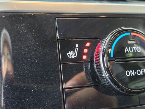 Used 2025 Nissan Pathfinder SL image 27