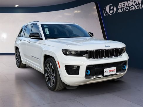 Used 2022 Jeep Grand Cherokee Overland w/ Luxury Tech Group IV image 7