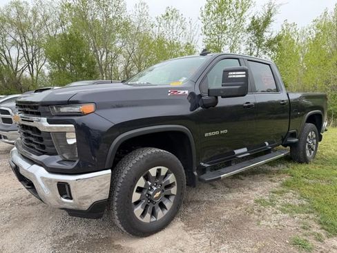 Used 2024 Chevrolet Silverado 2500 LT w/ All Star Edition image 2